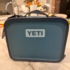 Yeti Nordic Blue day trip lunchbox